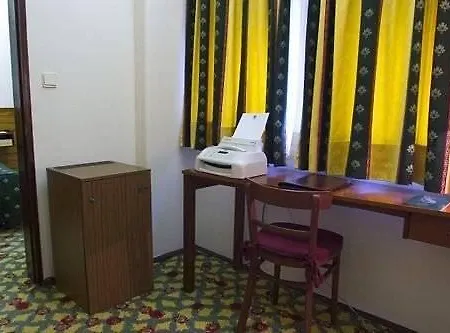 Hotel Jorge V 3*