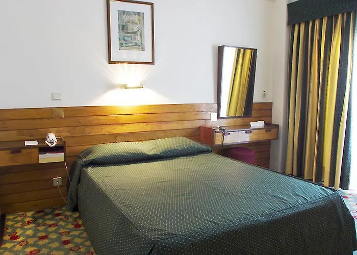 Отель Jorge V Лиссабон