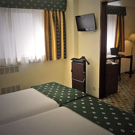 Hotel Jorge V 3*