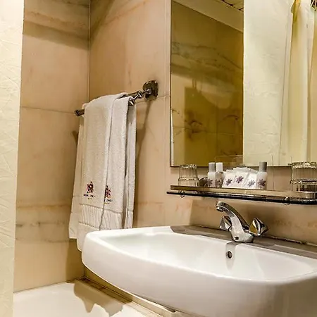 Hotel Jorge V 3*